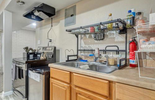 Moon River Smart-Suite near Interstate 44 and Airport - Photo 21