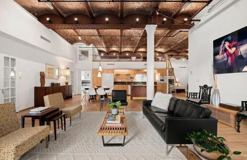 Sun-Filled Luxury Historic 2 Bedrooms apto - Photo 8