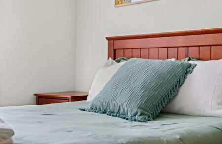 2 MI to USF + Long Term Stays allowed + Gym + Pool - Foto 39