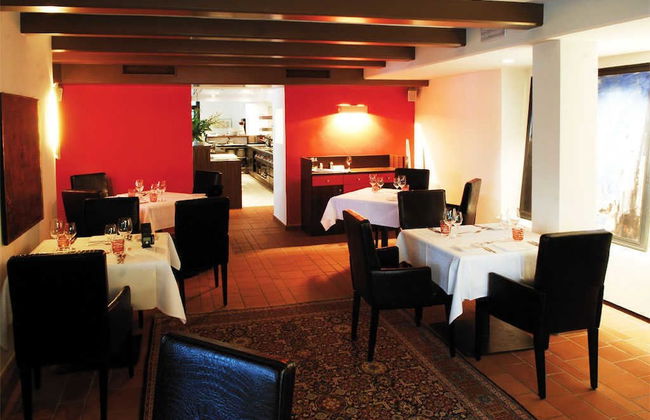 Hidalgo Suites & Restaurant - Photo 40