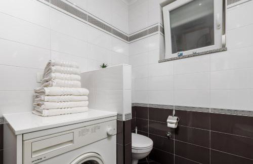 Apartment Flowers - Photo 23