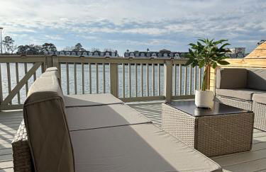 Sunset Serenity!!-Tropical Waterfront Oasis-Huge Private Patio-10Min to KingSt & Beaches - Foto 2