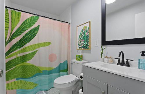 5 min Beaches~Mini Golf~Pool Table~Pets~KING BED + - Foto 22