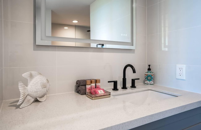 2 2 Modern & Elegant Penthouse Oceanfront Vistas - Foto 80