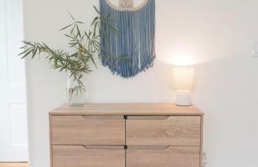 Stunning Forsyth Park Victorian - Walk to it all! - Foto 10