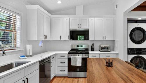 Cabin w River Access Fire Pit Grill WiFi & More - Foto 2