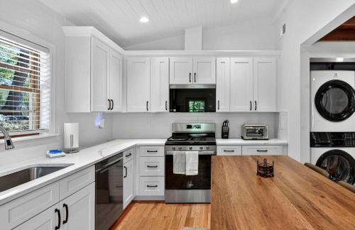 Cabin w River Access Fire Pit Grill WiFi & More - Foto 2