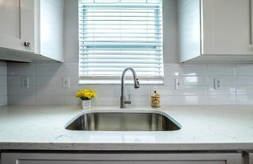 2bd 2ba Beachside W 3Min to Beach - Foto 9