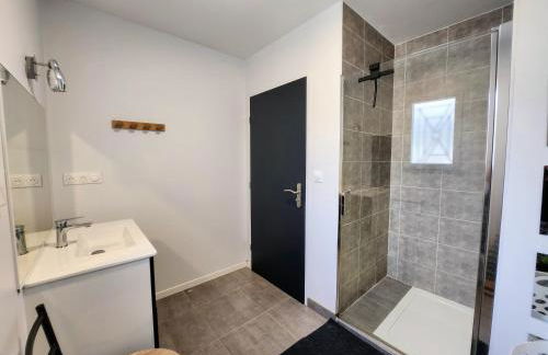 En Ardèche, maison de vacances L'Odalys climatisée avec sa piscine privée et chauffée - Foto 18