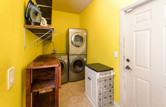 Chic Renovated Oasis: Disney & Universal Nearby 4 Bedroom Home by RedAwning - Foto 39