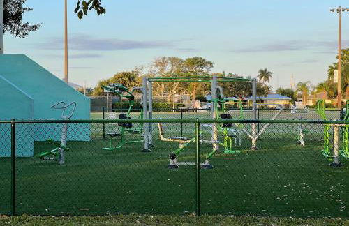 Luxury Home with Heated Pool close to beaches - Foto 31