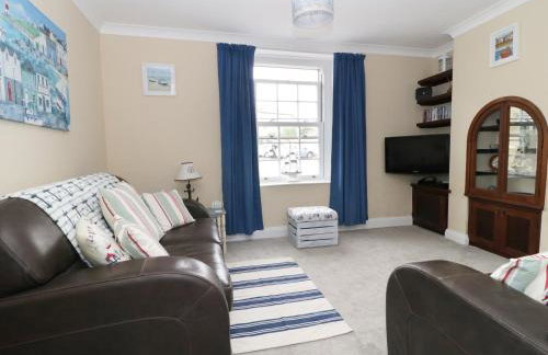 No 9, Watchet - Photo 3