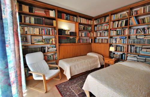 Holiday villa in 10 min from Fuengirola beach with sea views pool BBQ parking WiFi aircon big garden - Photo 27