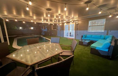 Royal Luxe Pool Home near Ft Laud airport and each - Photo 62