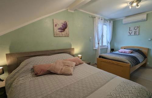 Chalet spacieux avec sauna, spa et baby-foot, proche stations de ski - FR-1-589-671 - Foto 25