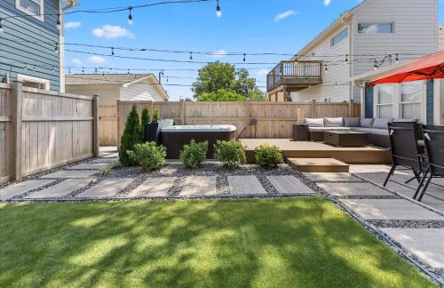 Farm House DT Indy with Pool Table - Photo 1