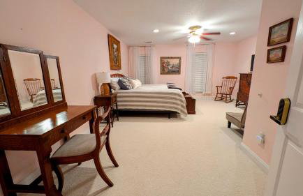 Midway Manor - Private Events, Weddings, Reunions - Foto 45