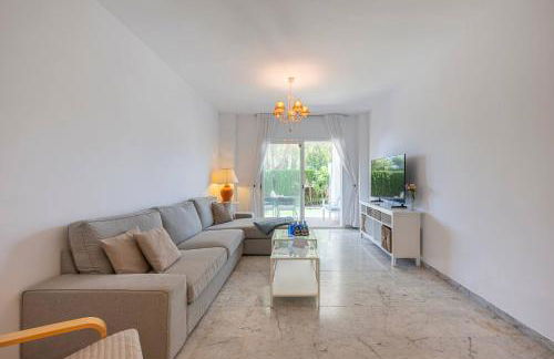 Bright Chalet with Swimming Pool and Close to Sea - Photo 15