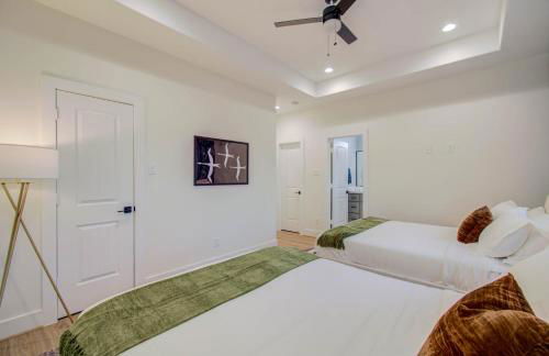 Houston Entertainment Haven - Photo 35