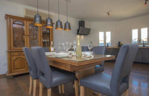 Luxury villa with a swimming pool Vrpolje, Sibenik - 21843 - Photo 21