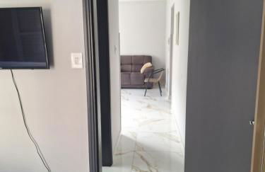 Apartamento com Estacionamento, Wi-Fi, Ar condicionado a 300 metros da Praia da Enseada no Guarujá. - Foto 67