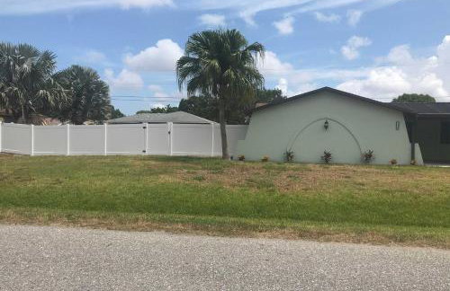 Bright Venice Home with Yard Less Than 4 Miles to Beach! - Photo 4