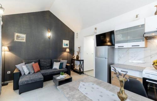 Stone House Prapatna-Two Bedroom Holiday Home with Swimming Pool - Foto 3