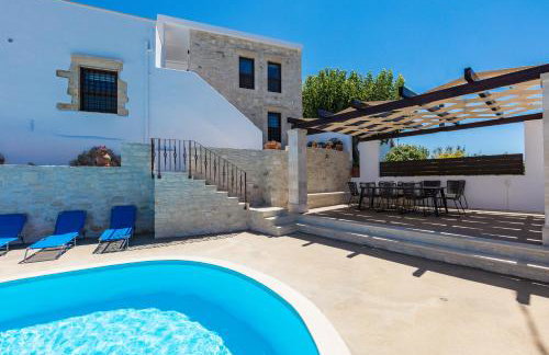 Penthe Manor House, Rustic Secret Retreat, By ThinkVilla - Photo 9