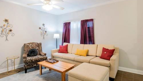 Hazel's Happy Hideaway- Midtown Mobile! - Foto 2