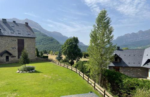 Ventanal de Saras Petfriendly Garaje Trastero y Chimenea - Arafita Apartamentos - Photo 49