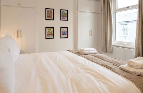 Bright & Airy 2BD - 10 mins walk to Chelt Centre! - Photo 56