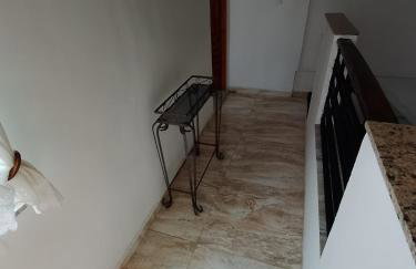 Two-story home with solar-heated pool and 4 bedrooms - Foto 4