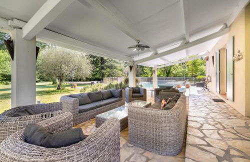 Spacious villa in Tourrettes-sur-Loup with Private Lake access Sleep 16 - Foto 45