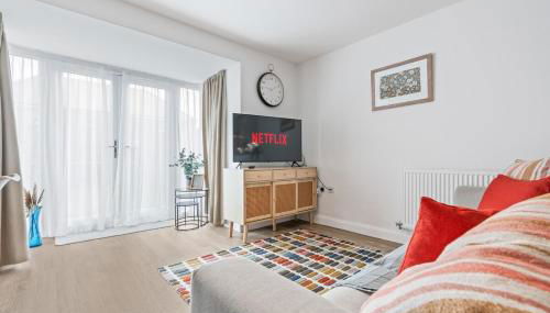 #53 Stylish 4 Bed Home 2 Full 1 Half Bath Free Parking - Foto 2