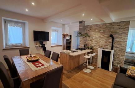 Bruce's family home - Photo 1