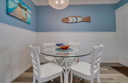 Perfect Beach Getaway with Bay Views & Boat Dock & Trailer Parking - Foto 7