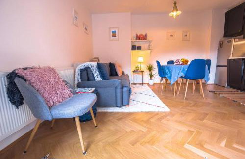 Number 28 Boutique Apartment - Photo 11