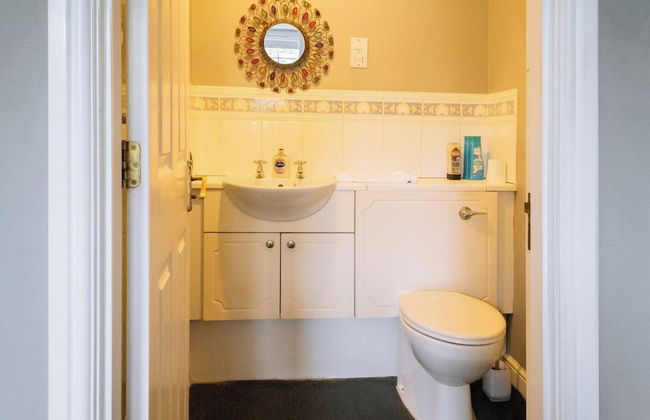 Snug & Serene 2BD Flat - Roseburn - Photo 18