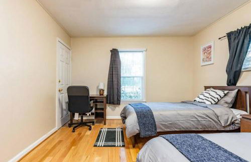 Cozy House 10min to Monuments and DC by CozySuites - Foto 12