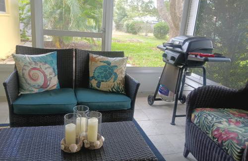 Comfortable Stay- Fully Stocked Home & Coffee Bar- All Essentials Provided - Photo 39