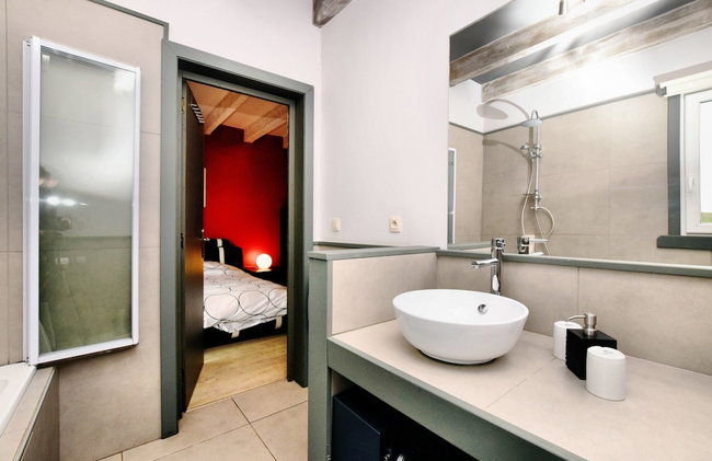 Beautiful Villa with Heated Outdoor Pool, Sauna, Hot Tub in Forest - Foto 30