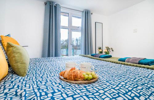 RIVER RETREAT- near Holloway U, Thorpe Park and Heathrow airport - Foto 24