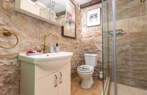 Awesome Home In Zagvozd With Sauna - Photo 18