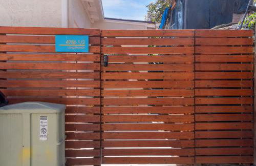 Beach Bungalow Perfection - Private Patios, BBQ walk2beach & Pet Friendly! - Foto 14