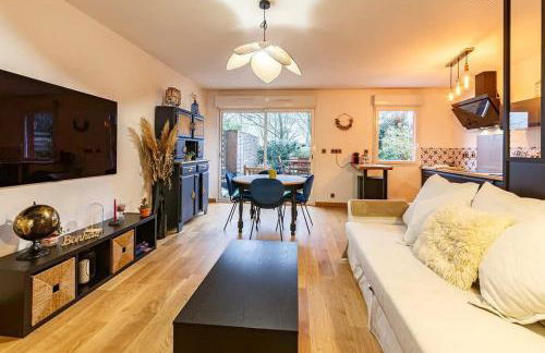 Le Saint Cyr - bel appartement, parking & terrasse - Foto 3