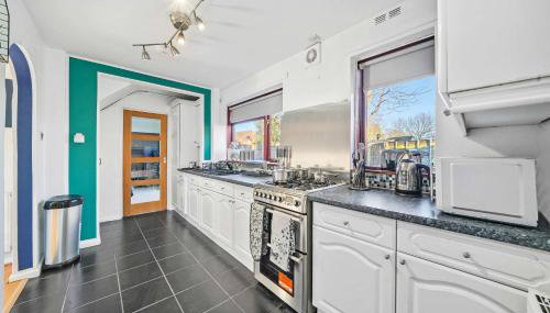 Spacious 3BED Home in Rugby - Ideal for Groups - Foto 3