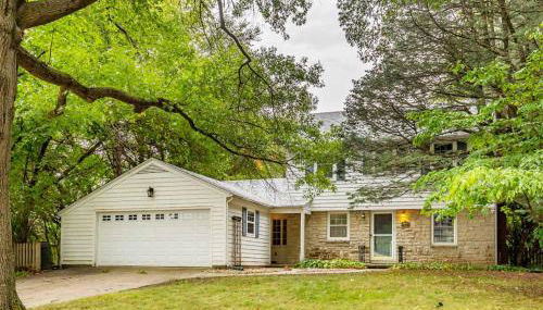 4BR-3BA Charming Family-Sized in Ames - Foto 3