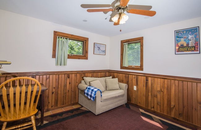 Cottage in the Woods - Photo 16