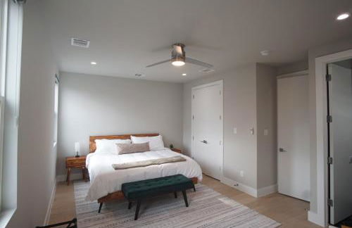 Spacious 4BR Home, 2 min to Market Center DART, Near Uptown, Medical District, Oak Lawn - Foto 10