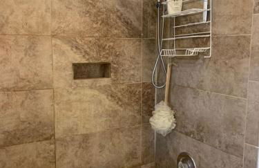 5BR Retreat Nature and Access Laurel MD - Foto 16